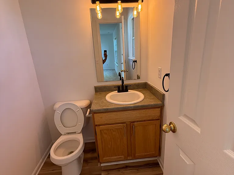 11512 Maywin Dr — Photo 3