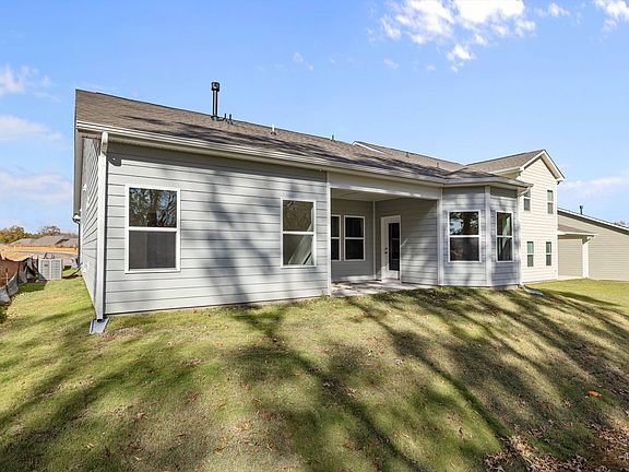 5th image of 219 Ella Claire Dr