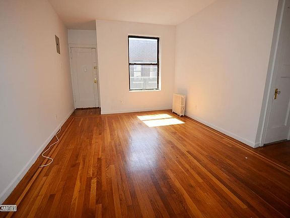 4th image of 2552 38th St APT 5D