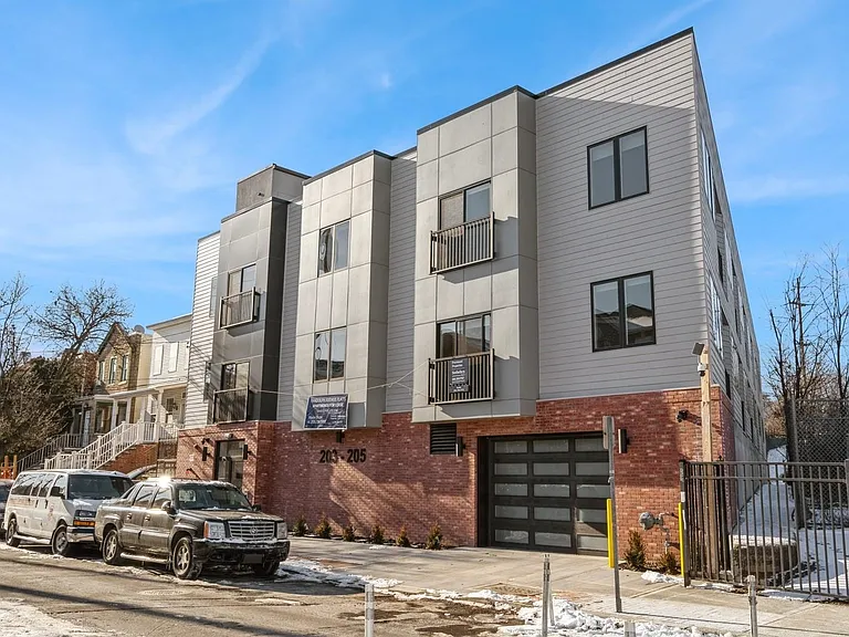 201-205 Randolph Ave #105 — Photo 36