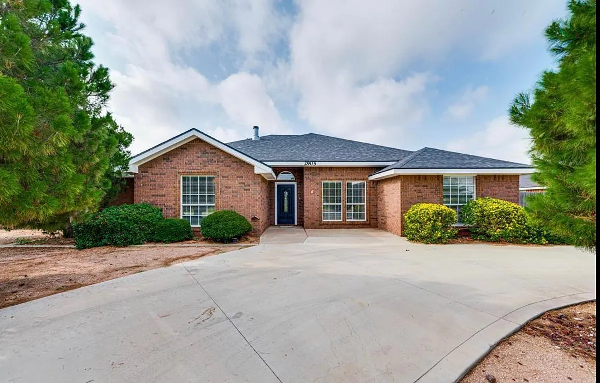 Building Photo - 2905 Bluebird Ln