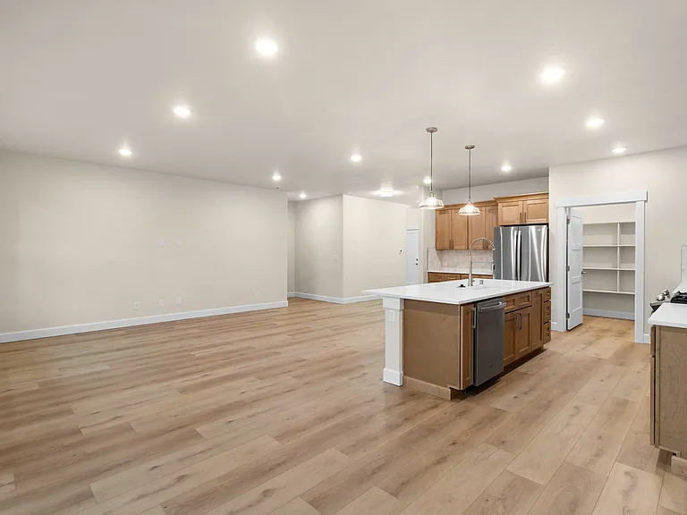 2411 E Kinglet Ln — Photo 14