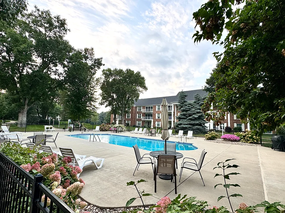 2505 S Kiwanis Ave #246