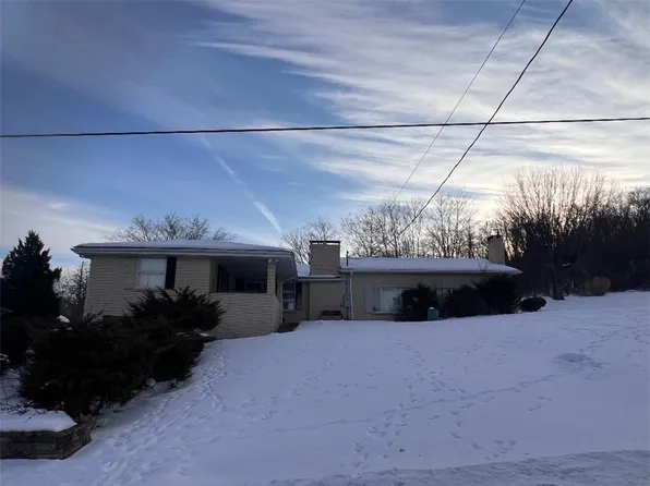 230 Ladysmith Rd, New Stanton, PA 15672