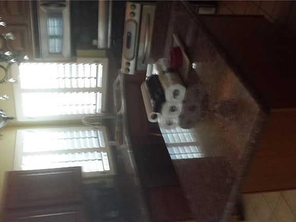 5th image of 817 Via De La Paz Dr