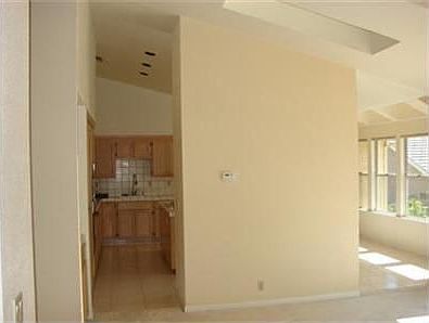 5th image of 640 Montridge Way