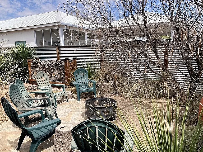 104 E Waco St — Photo 17
