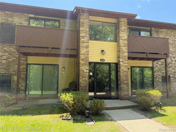 7806 Manor Cir APT 103, Westland, MI 48185