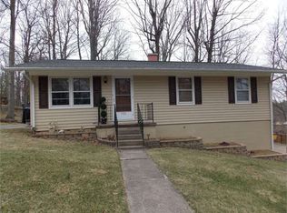 906 Crestwood Dr, Staunton, VA 24401