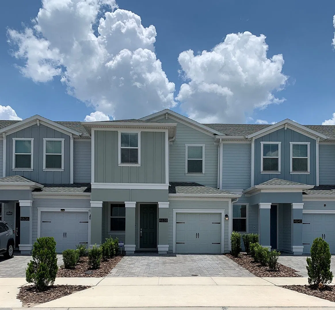 Spacious, Pet-Friendly 3-Bedroom Townhome in a Gated Kissimmee Community! — Photo 1