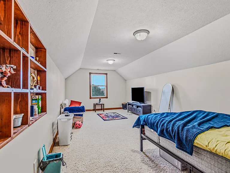 725 Greystone Ct — Photo 40
