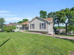2603 SW Morningside Dr, Blue Springs, MO 64015