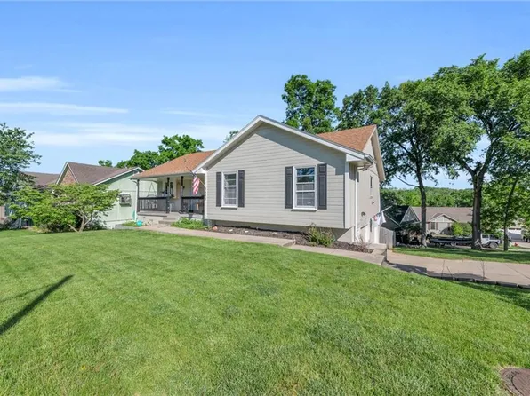 2603 SW Morningside Dr, Blue Springs, MO 64015