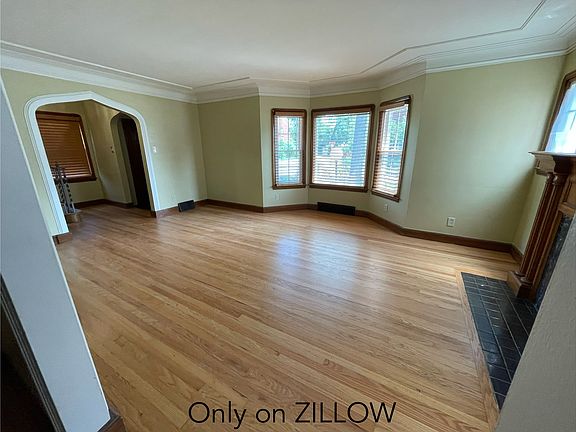 4th image of 19215 Littlefield St
