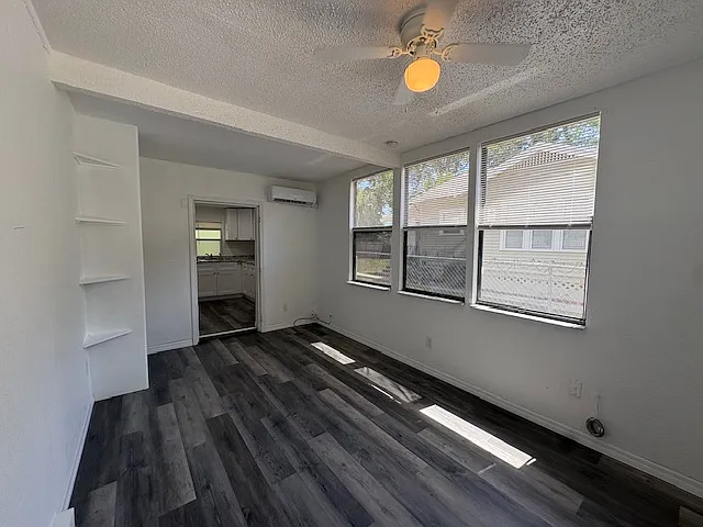 1 bed, 375 sqft, $950 — Photo 3
