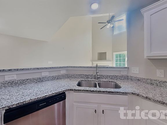 5th image of 910 Statler Dr