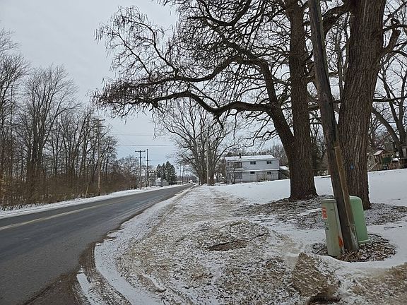 4th image of 5549 109th Ave