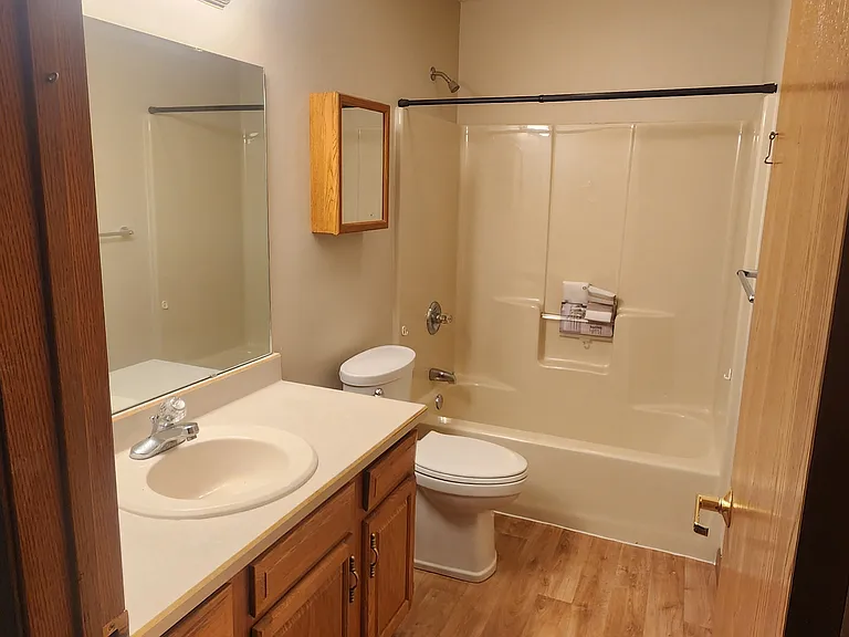 2302 Temple Ct E — Photo 5