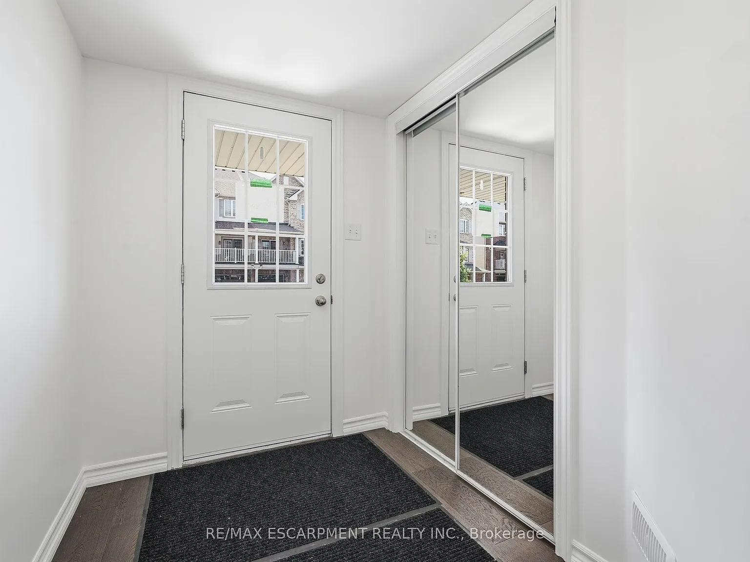 2 bed, $3,000 — Photo 4