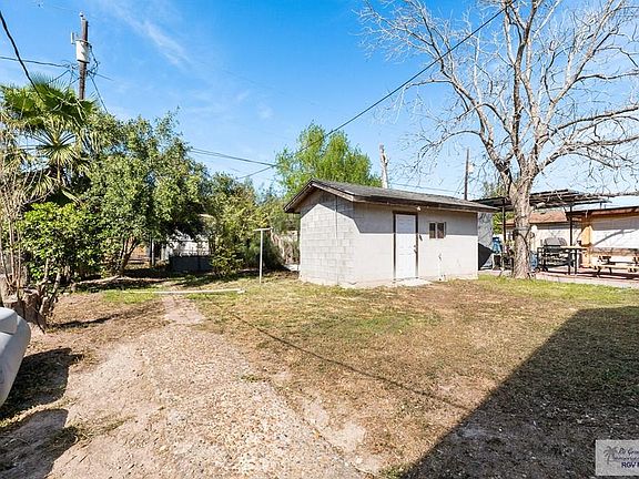 5th image of 229 Arroyo Ave