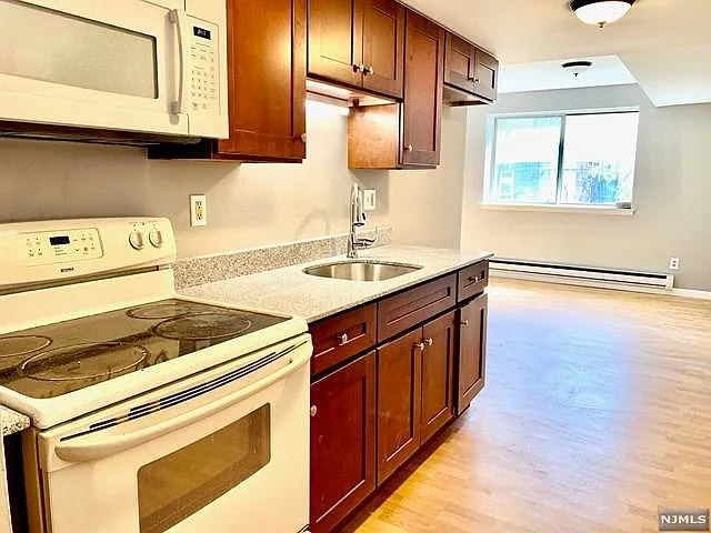 629 Central Ave #1 — Photo 2