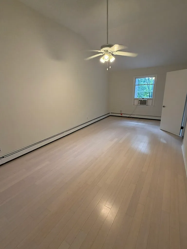 3 bed, 1550 sqft, $3,600 — Photo 3