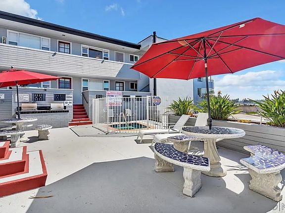 2nd image of 2613 Mission Blvd APT 5