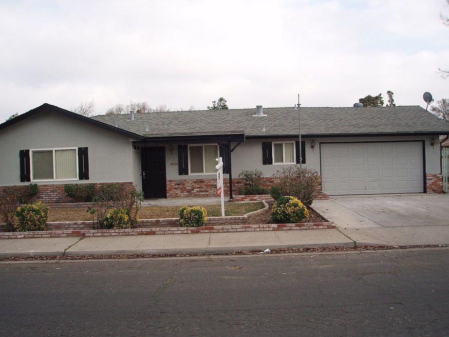 1st image of 3004 Pembroke Dr