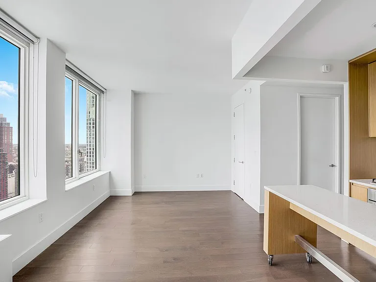 388 Bridge St #37D — Photo 5