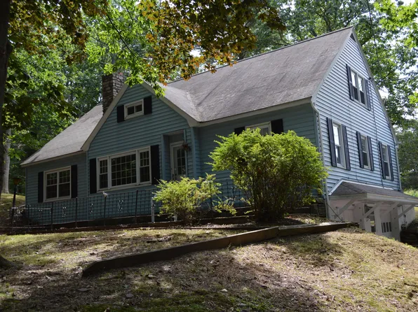 147 Shiny Mountain Rd, Greentown, PA 18426