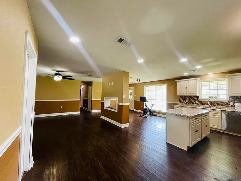 4036 Ridgemont Dr — Photo 18
