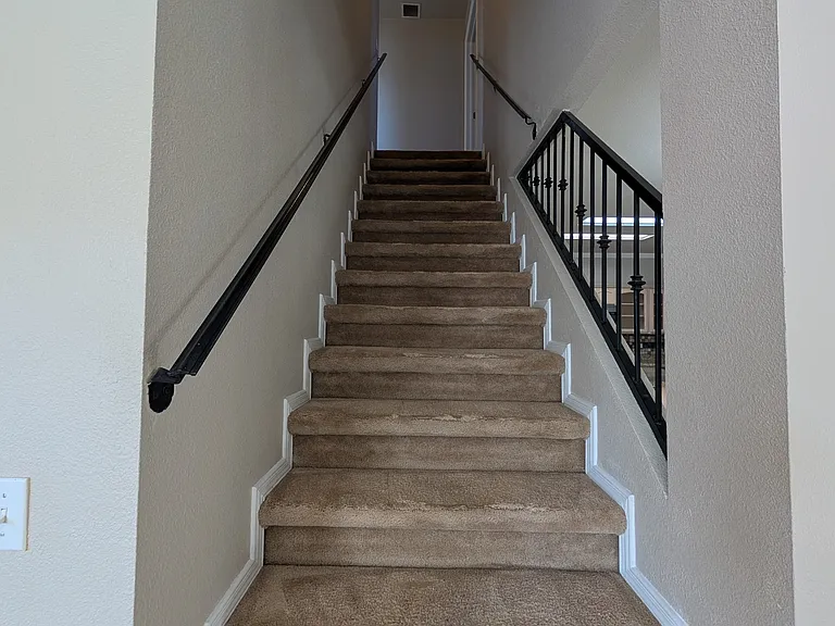 805 Bonnie Ct — Photo 11