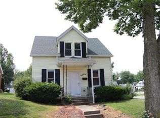 1100 12th St, Highland, IL