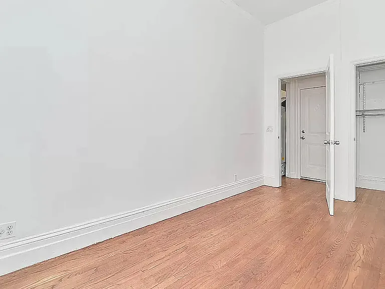 125 E 30th St #5B — Photo 4