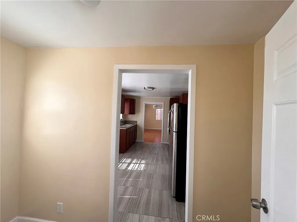 2 bed, 700 sqft, $2,150 — Photo 4