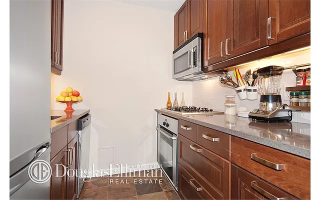 Sold by Douglas Elliman | media 14