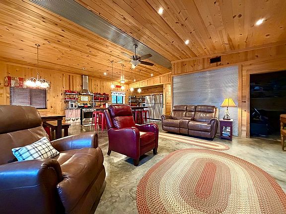 3rd image of 221 Feemster Rd