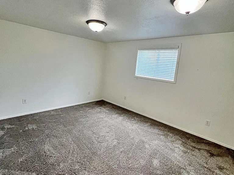 10 Pinewood Dr — Photo 11