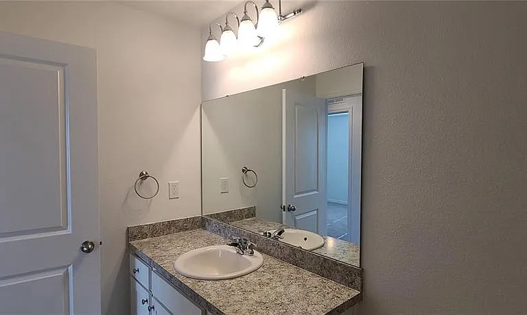 393 Madison Dr — Photo 25