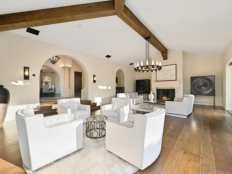 7031 Las Colinas — Photo 11