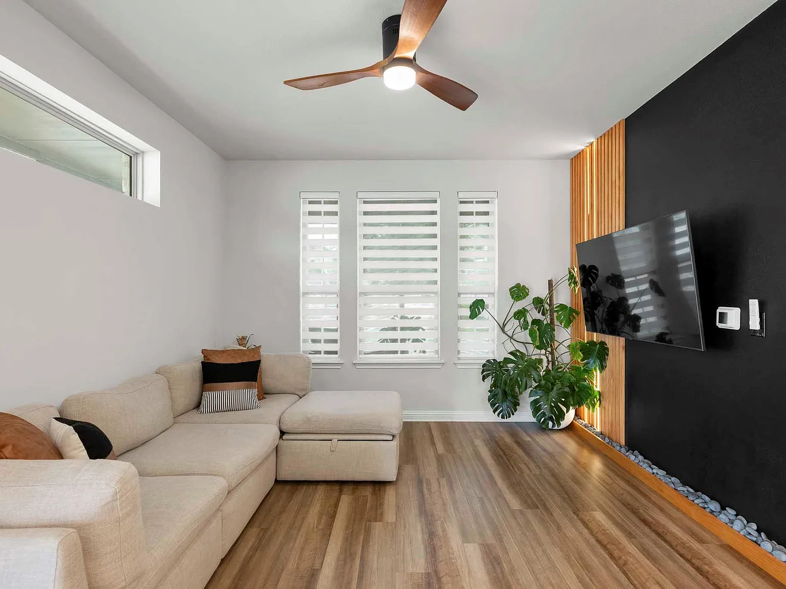 2 bed, 2.5 bath, 1247 sqft, $2,050 — Photo 2