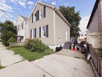 716 1st St, Secaucus, NJ, 07094