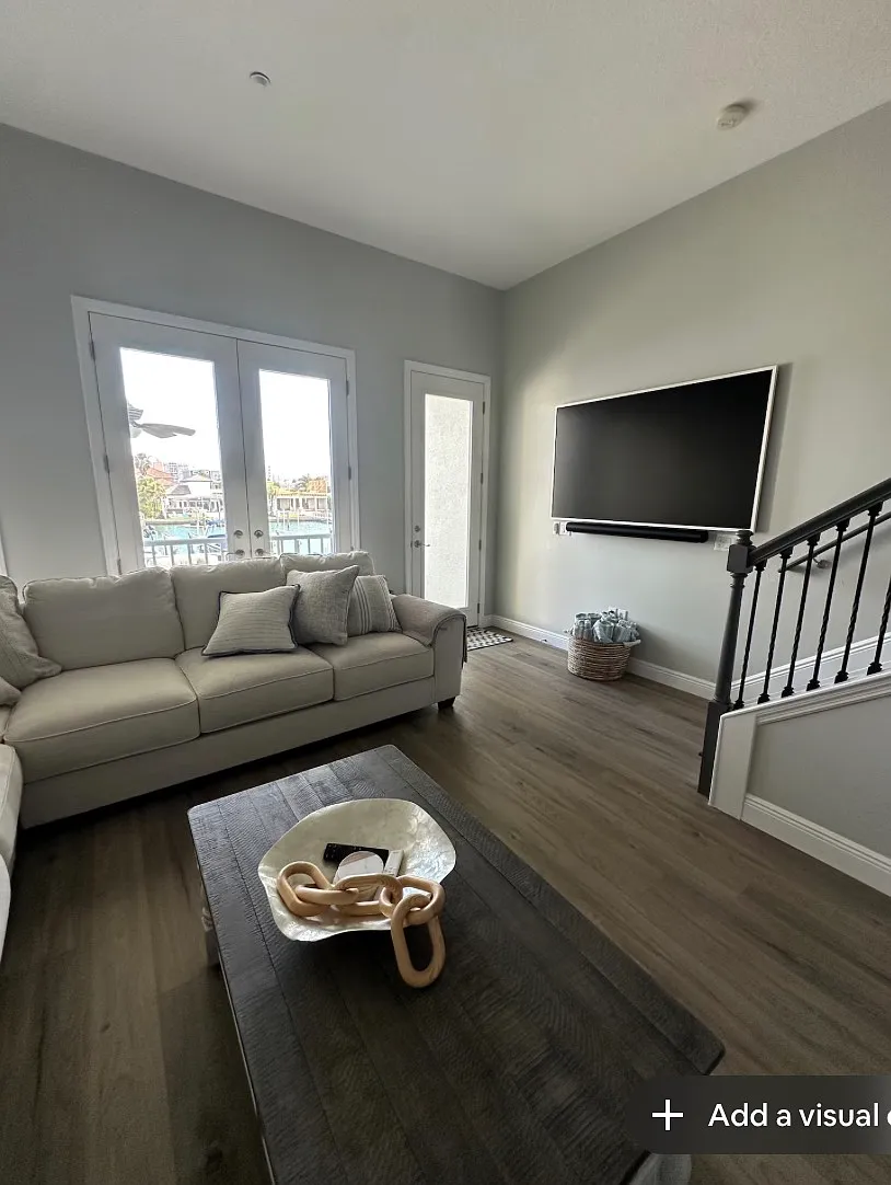 4 bed, 2260 sqft, $8,000 — Photo 4