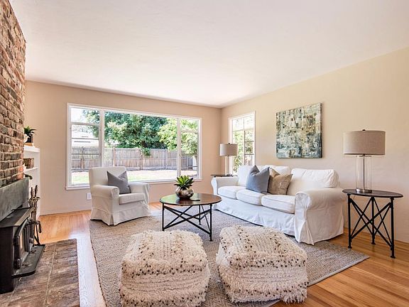 3rd image of 4068 Laguna Way