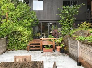 7032 16th Ave NE, Seattle, WA 98115