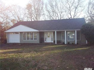 18 Theresa Ct, Patchogue, NY 11772