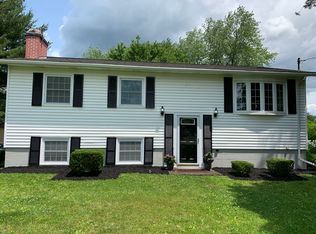 227 Middletown Rd, Waterford, NY 12188