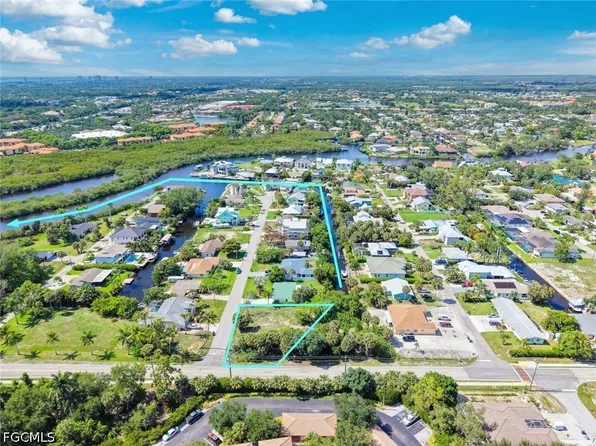 27312 Buccaneer Dr, Bonita Springs, FL 34135