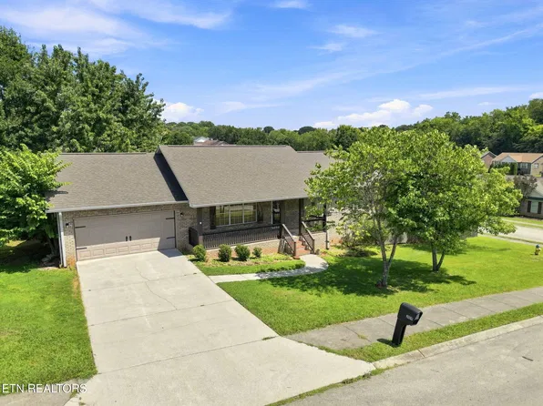 1109 Willow Creek Cir, Maryville, TN 37804
