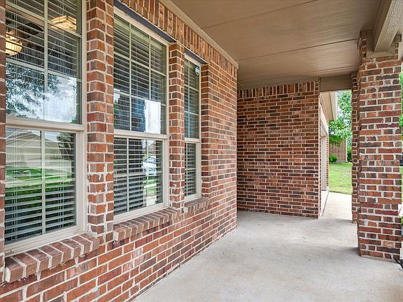 3rd image of 5208 Hidden Knolls Dr